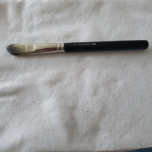 MAC Cosmetics Other - Mac Cosmetics: Brush #193 New.